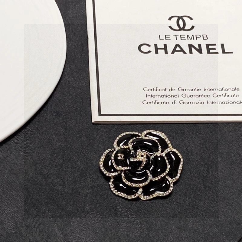 Seasonal Chanel Brooches 228177