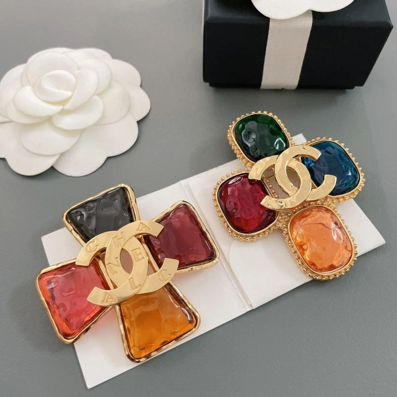 Cozy Chanel Brooches 228182