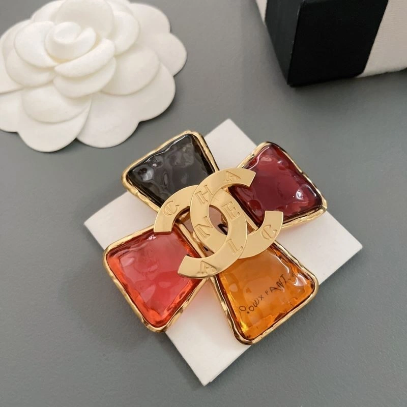 Cozy Chanel Brooches 228182
