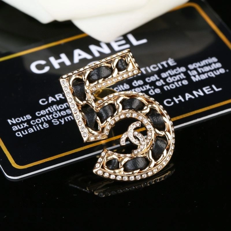 Refined Chanel Brooches 228183