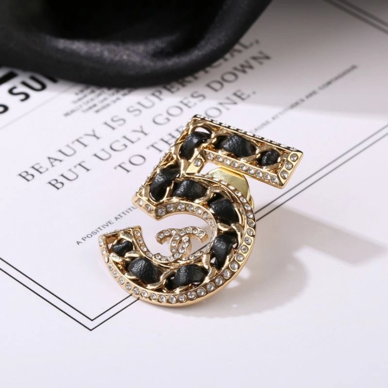 Refined Chanel Brooches 228183