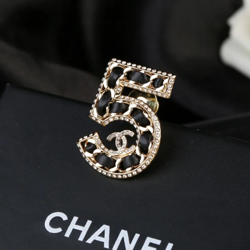 Refined Chanel Brooches 228183
