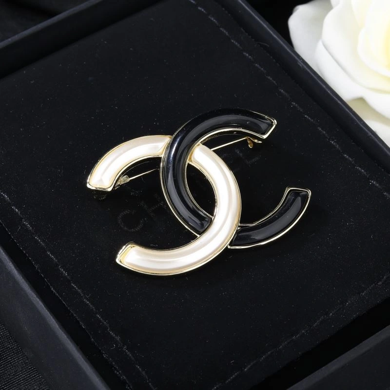 Chic Chanel Brooches 228188