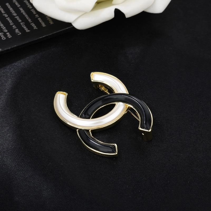 Chic Chanel Brooches 228188