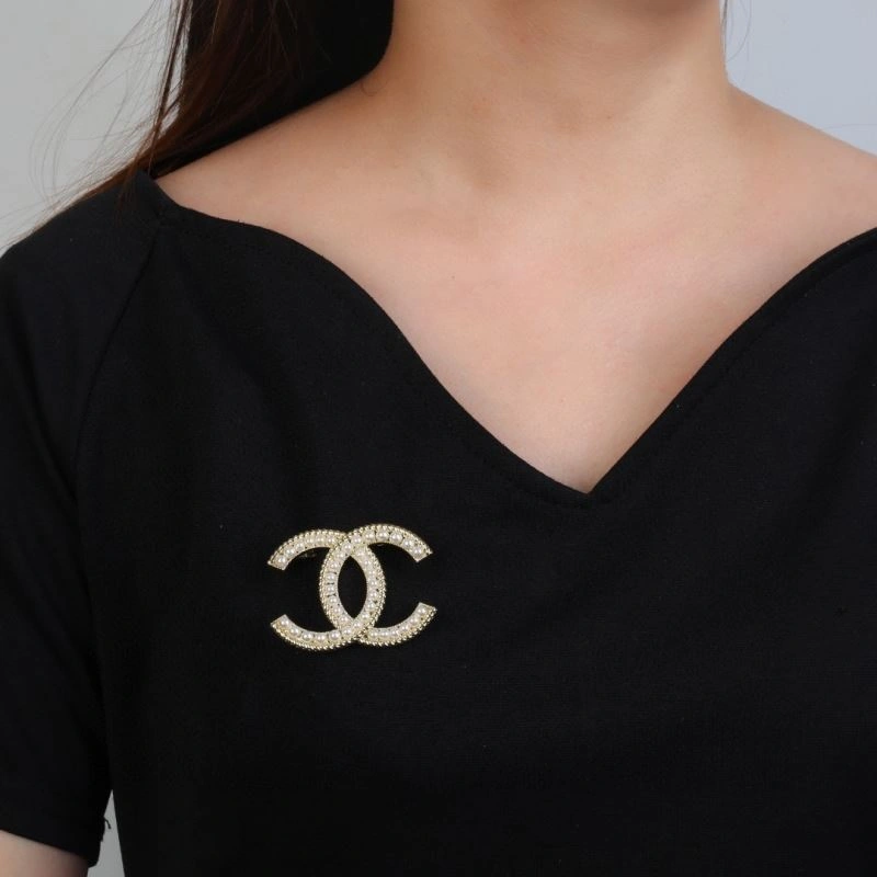 Chanel Brooches Stylish 228197