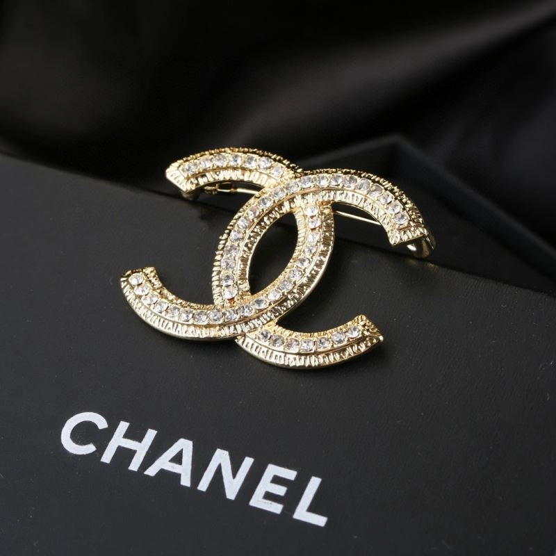 Unique Chanel Brooches 228195