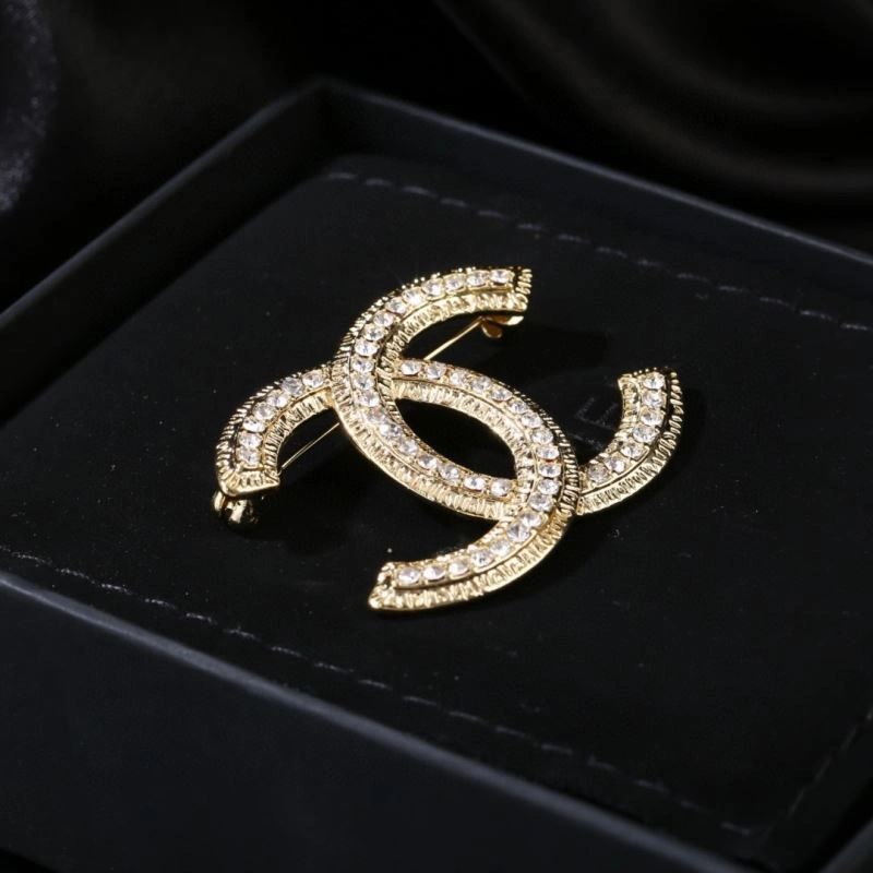 Unique Chanel Brooches 228195