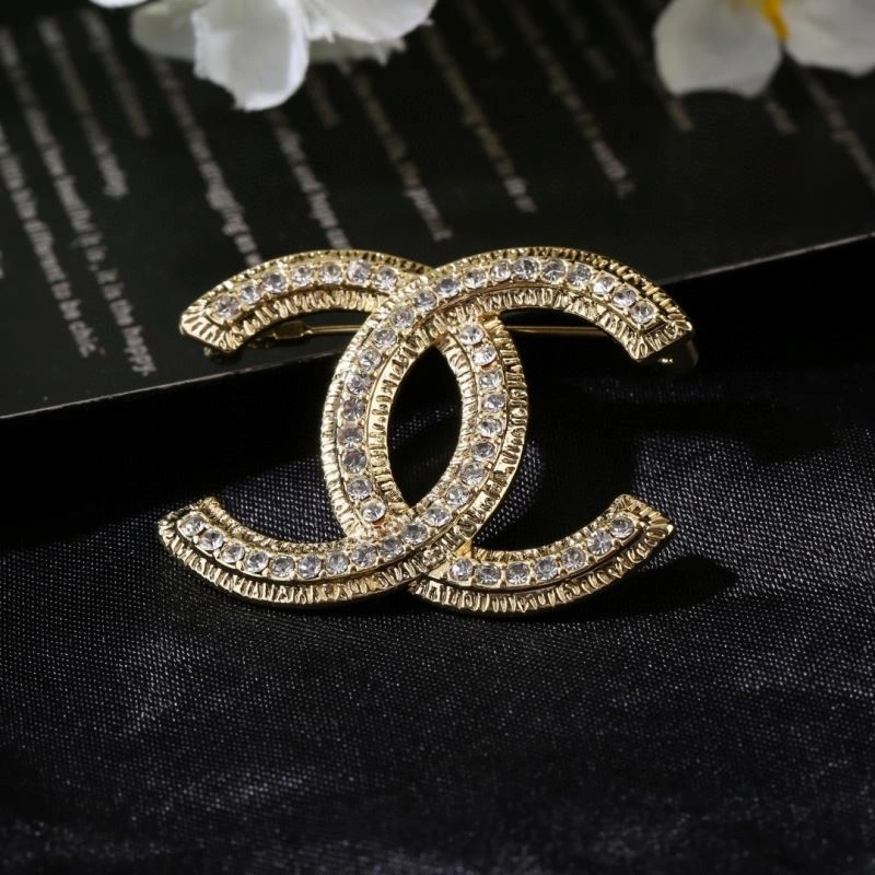 Unique Chanel Brooches 228195