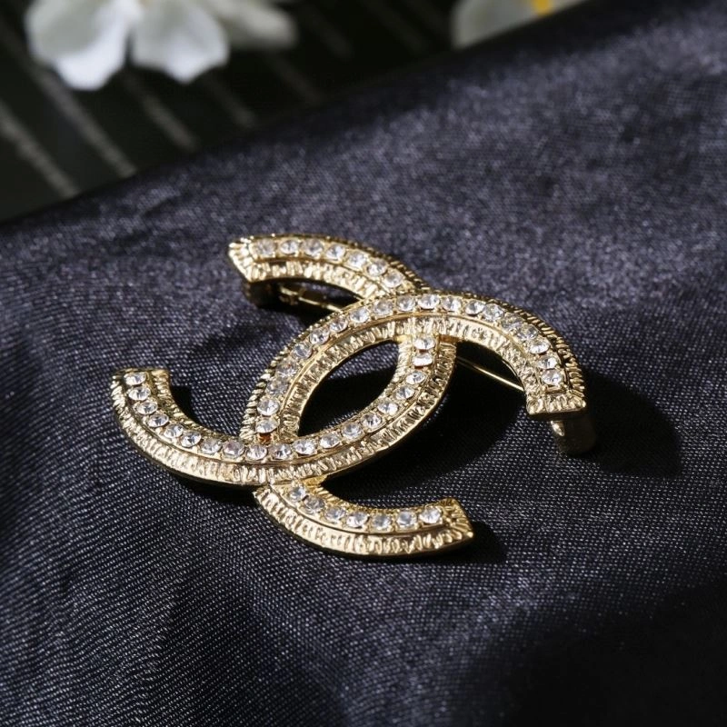 Unique Chanel Brooches 228195