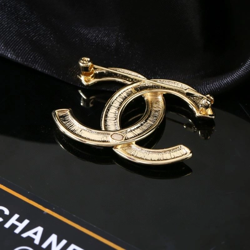 Unique Chanel Brooches 228195