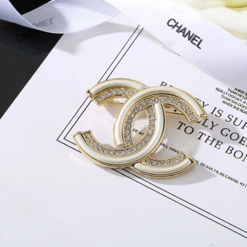 Breathable Chanel Brooches 228185