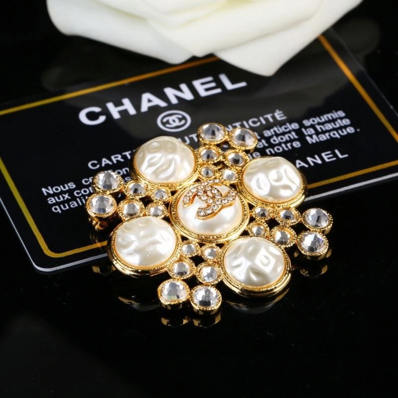 Versatile Chanel Brooches 228193
