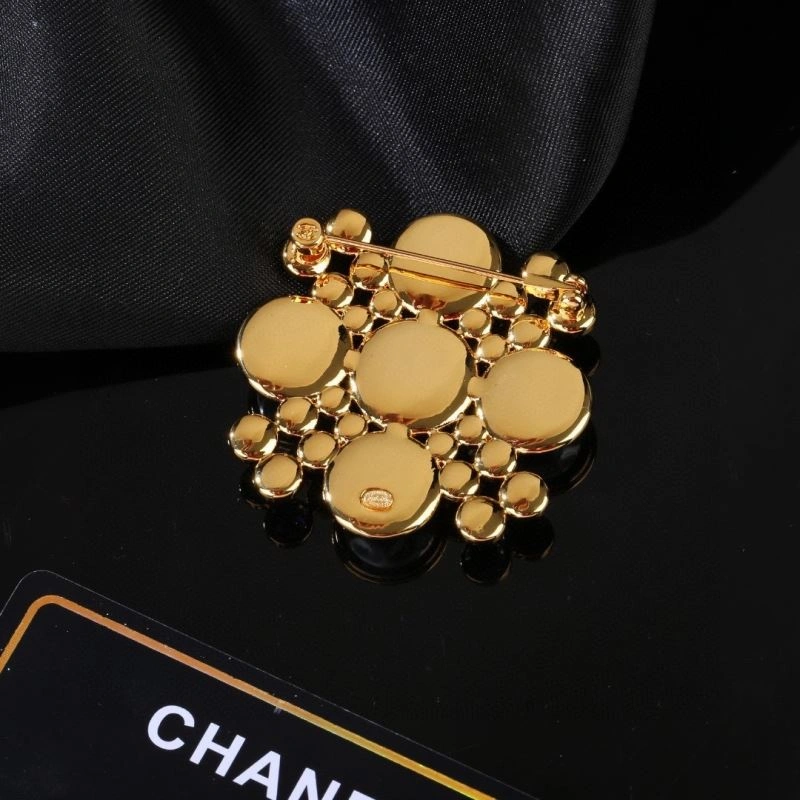 Versatile Chanel Brooches 228193