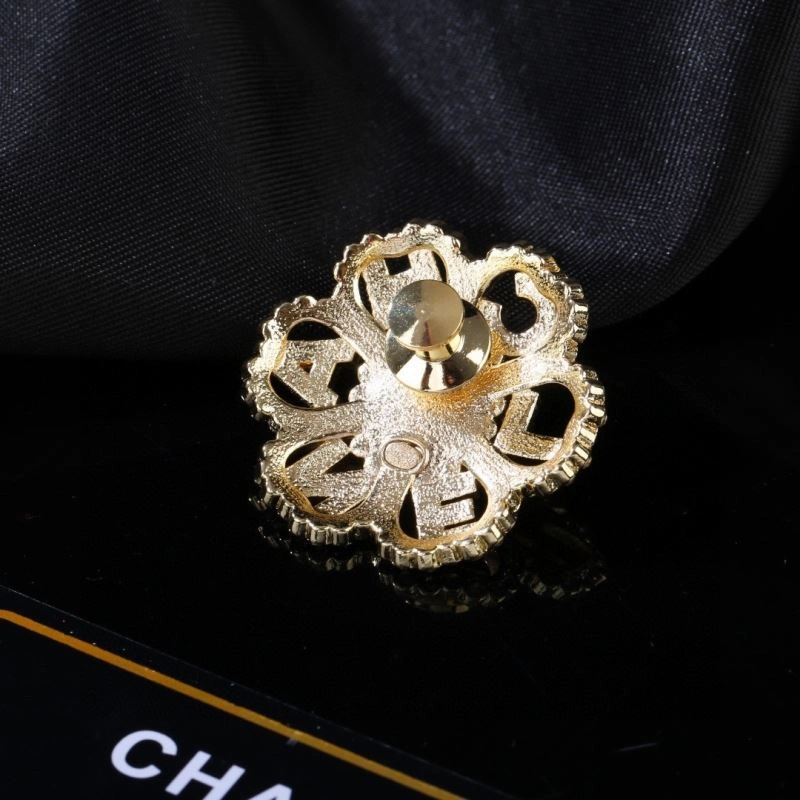 QuickDry Chanel Brooches 228225