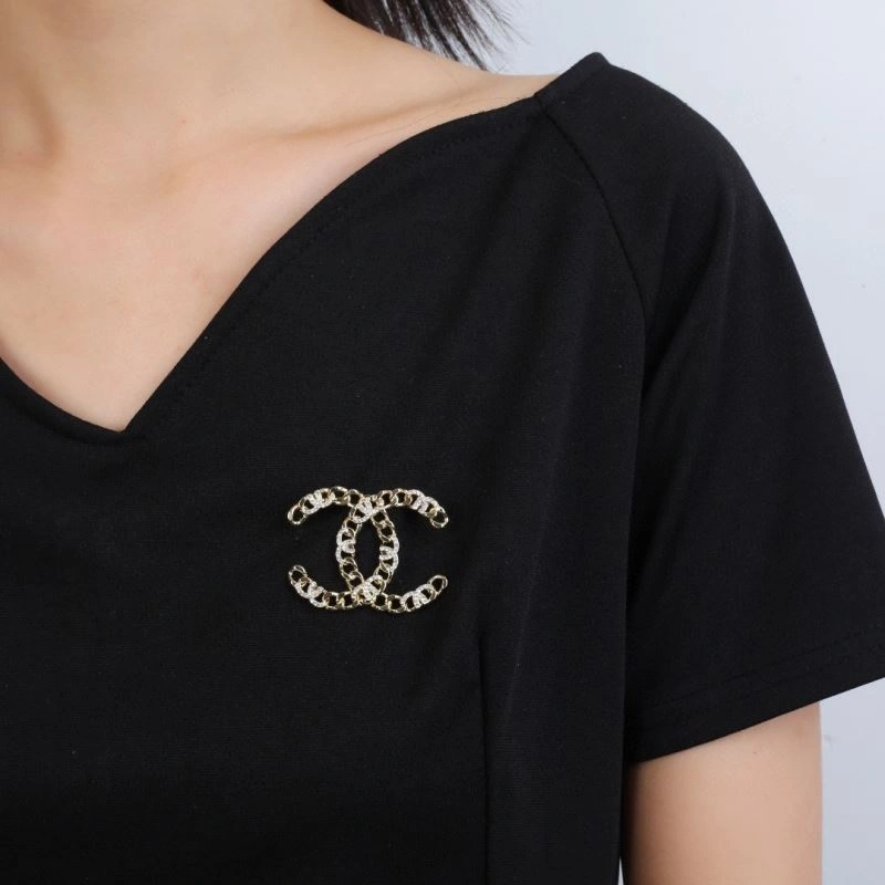 ModernLook Chanel Brooches 228173