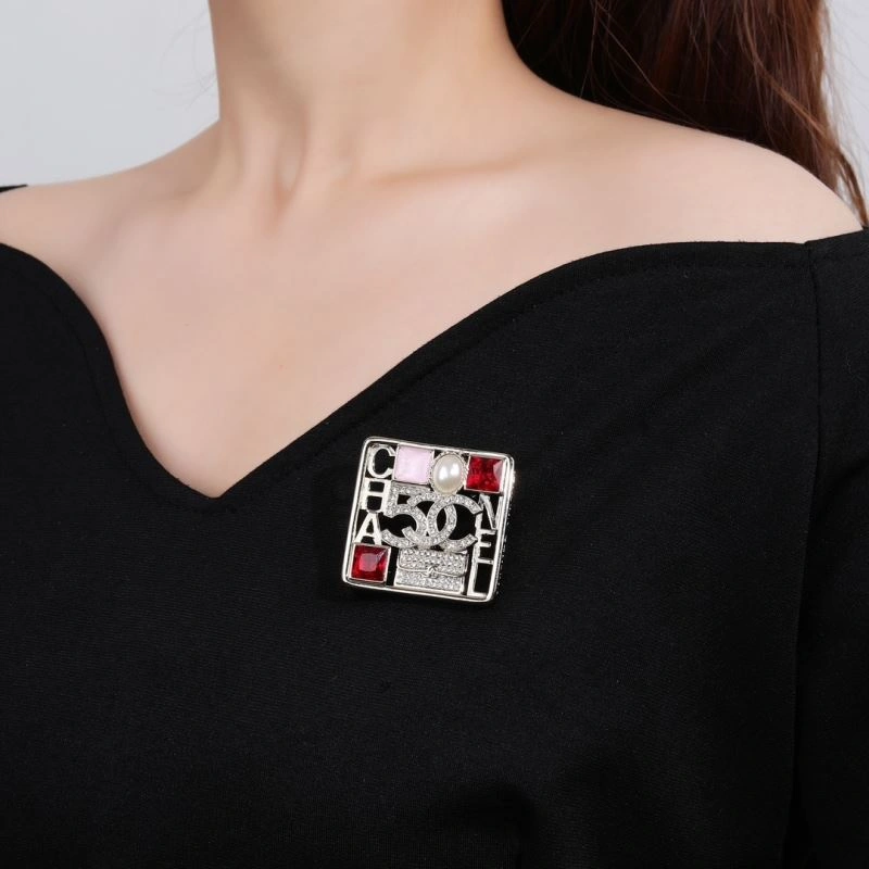 Chanel Brooches Sleek 228218
