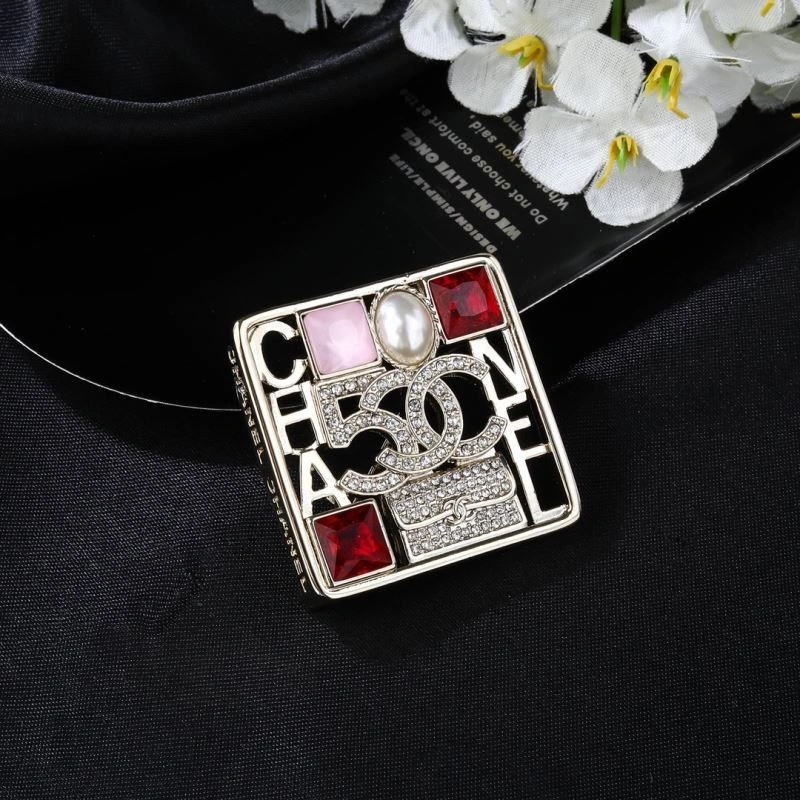 Chanel Brooches Sleek 228218