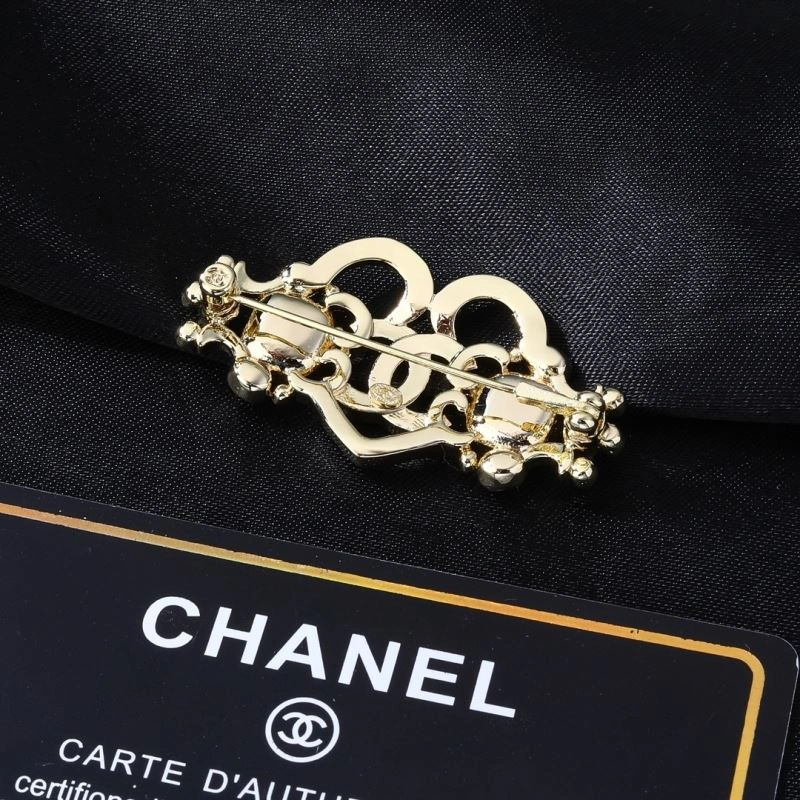 Stylish Chanel Brooches 228171