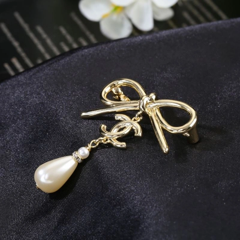 Chanel Brooches RelaxedFit 228199