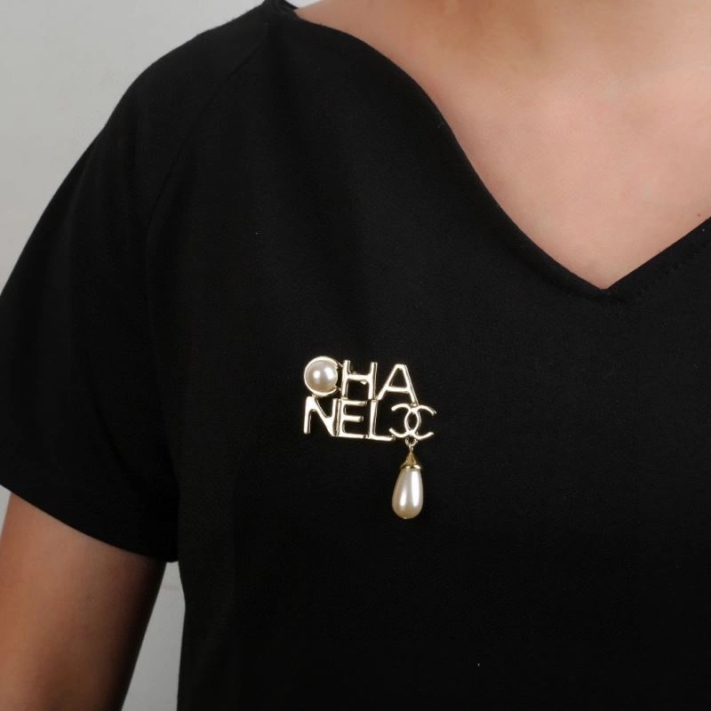 Chanel Brooches Breathable 228160