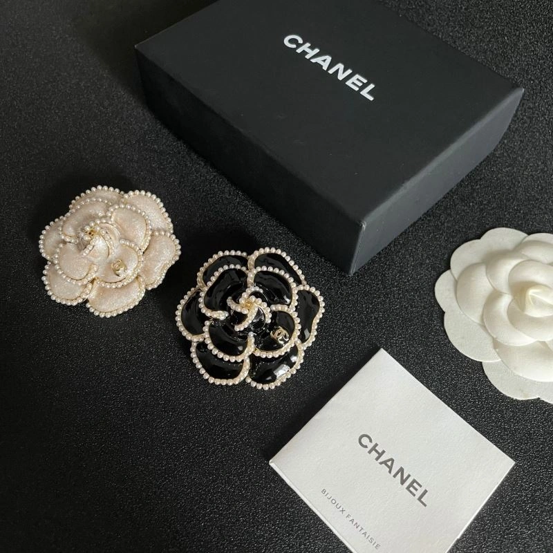 Chanel Brooches Resilient 228141