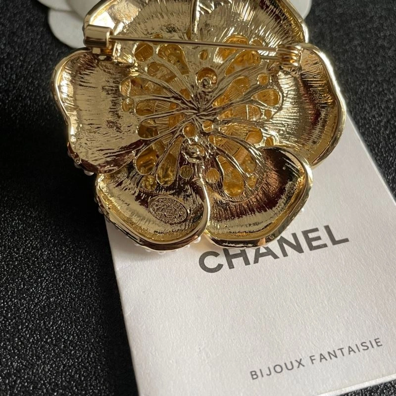 Chanel Brooches Resilient 228141