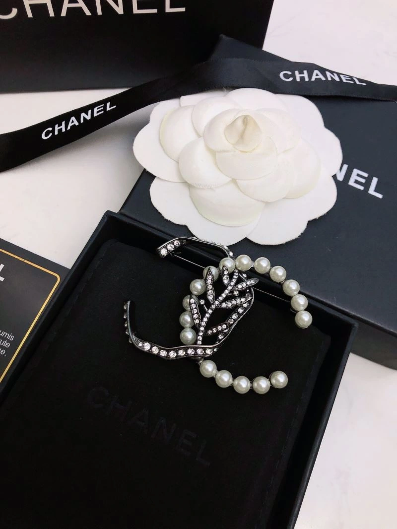 Chanel Brooches Fashionable 228201