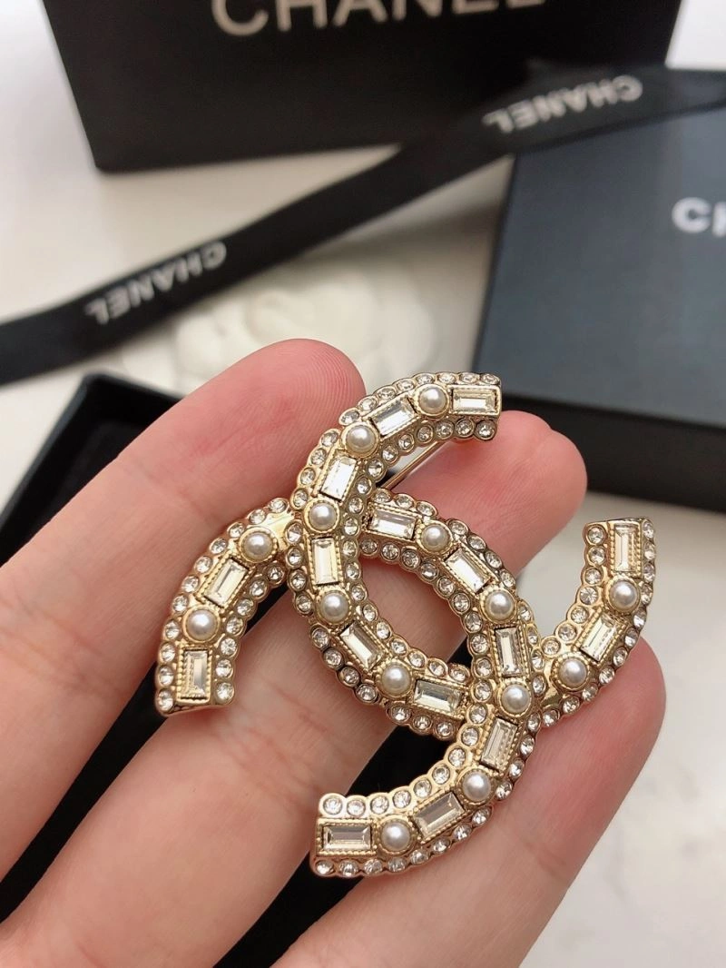 Attractive Chanel Brooches 228125