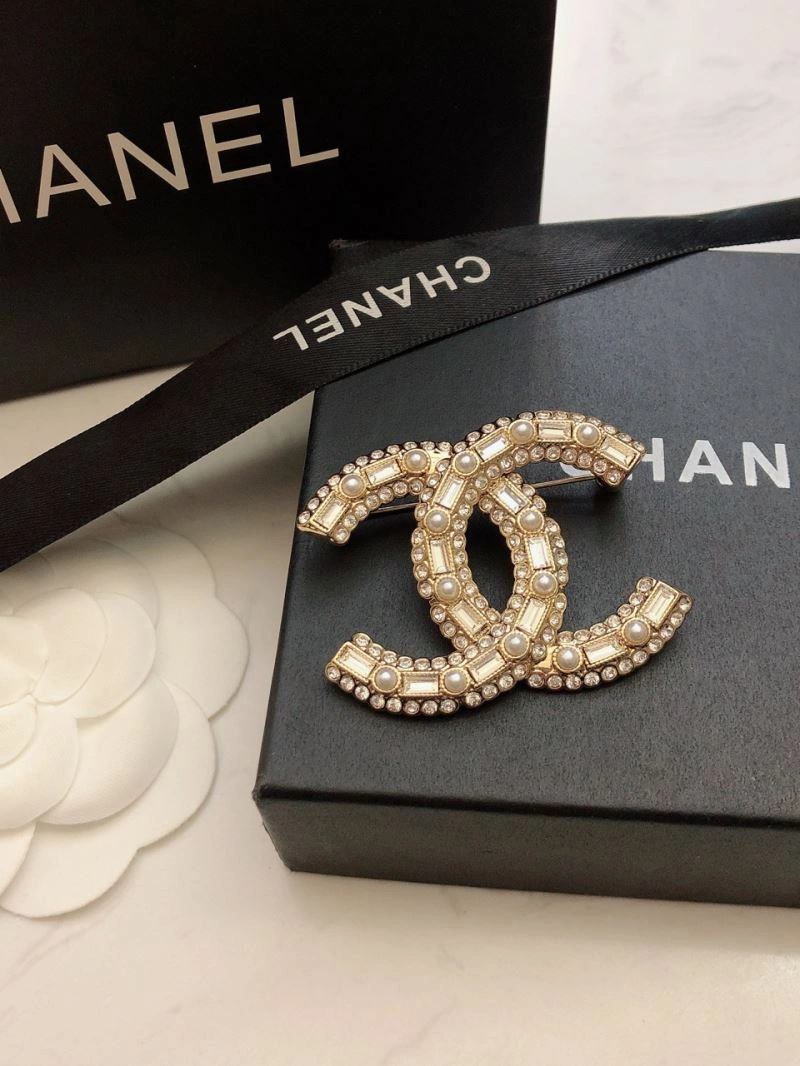 Attractive Chanel Brooches 228125