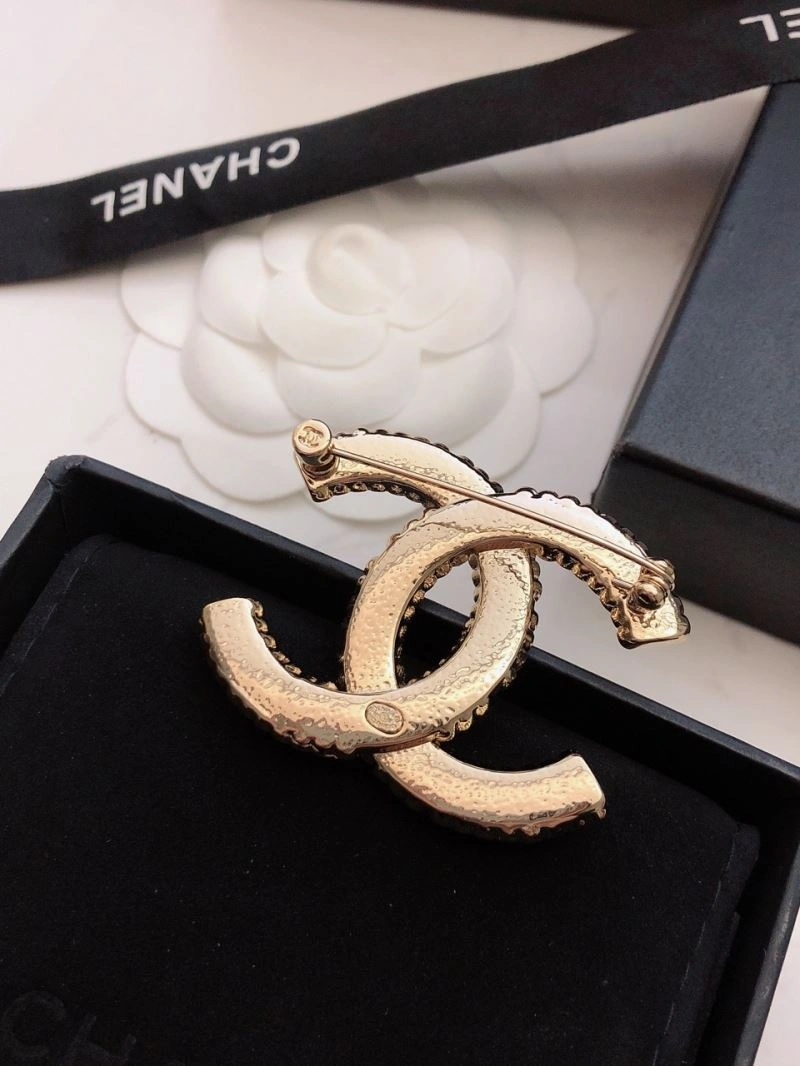 Attractive Chanel Brooches 228125