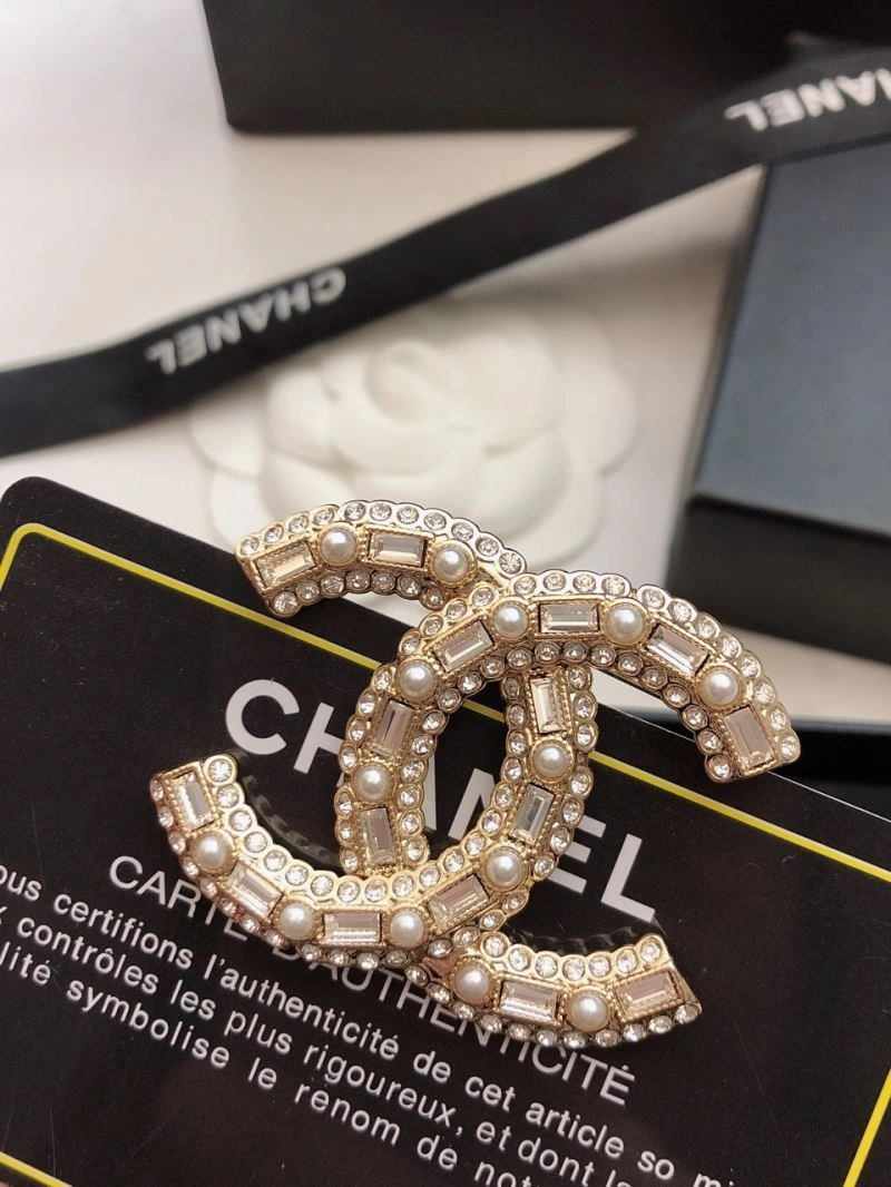 Attractive Chanel Brooches 228125