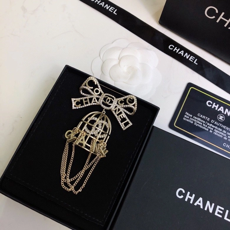 Chic Chanel Brooches 228159