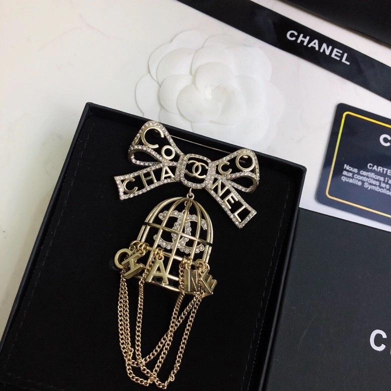 Chic Chanel Brooches 228159