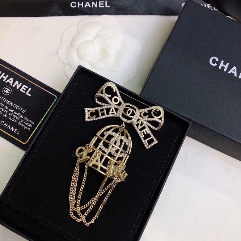 Chic Chanel Brooches 228159