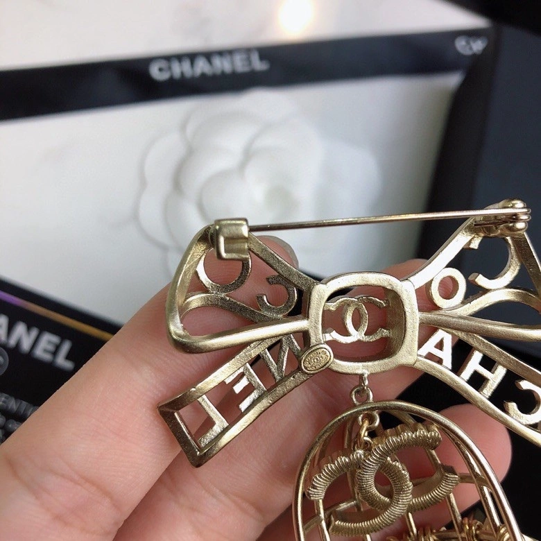 Chic Chanel Brooches 228159