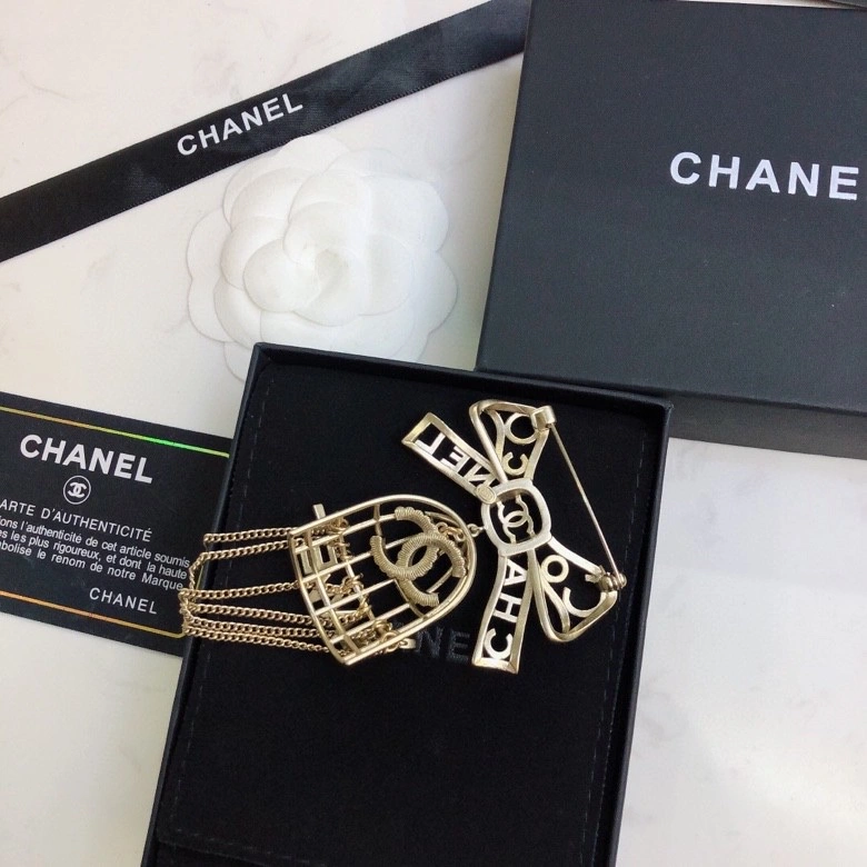 Chic Chanel Brooches 228159