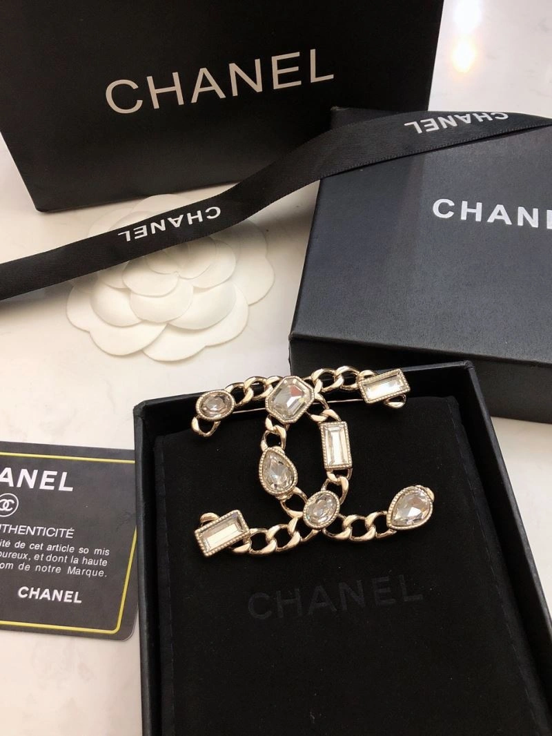 TravelReady Chanel Brooches 228131