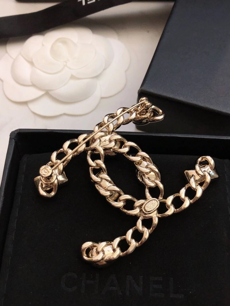 TravelReady Chanel Brooches 228131