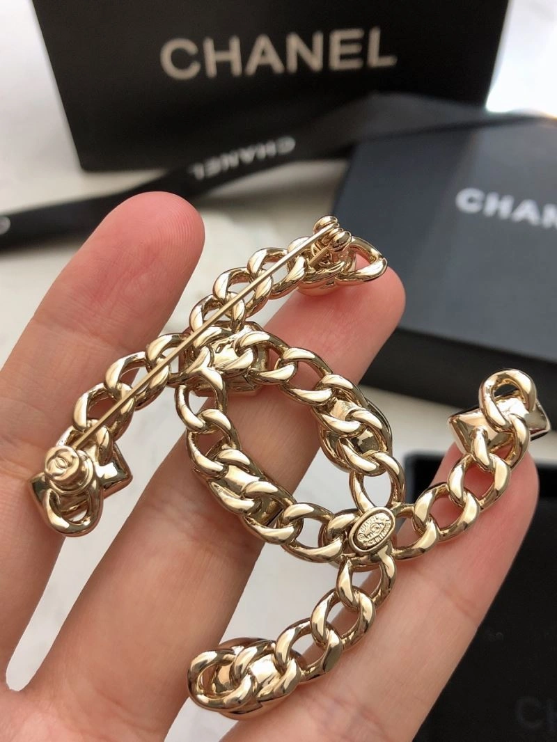 TravelReady Chanel Brooches 228131