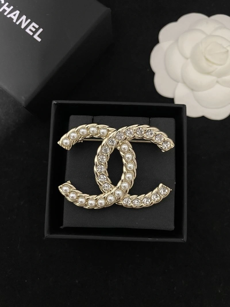 Sophisticated Chanel Brooches 228128