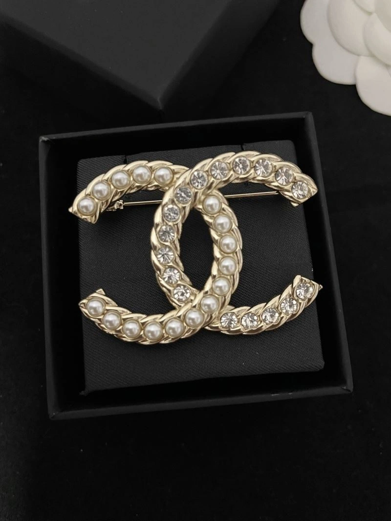Sophisticated Chanel Brooches 228128