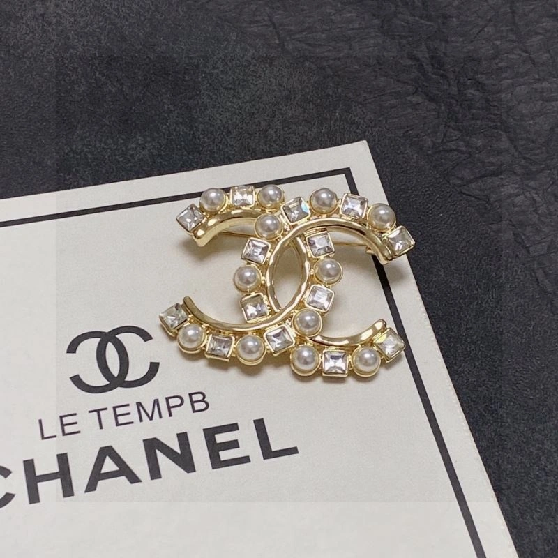 Contemporary Chanel Brooches 228163
