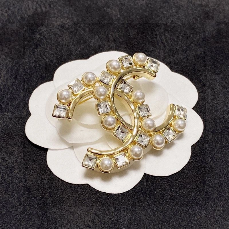 Contemporary Chanel Brooches 228163