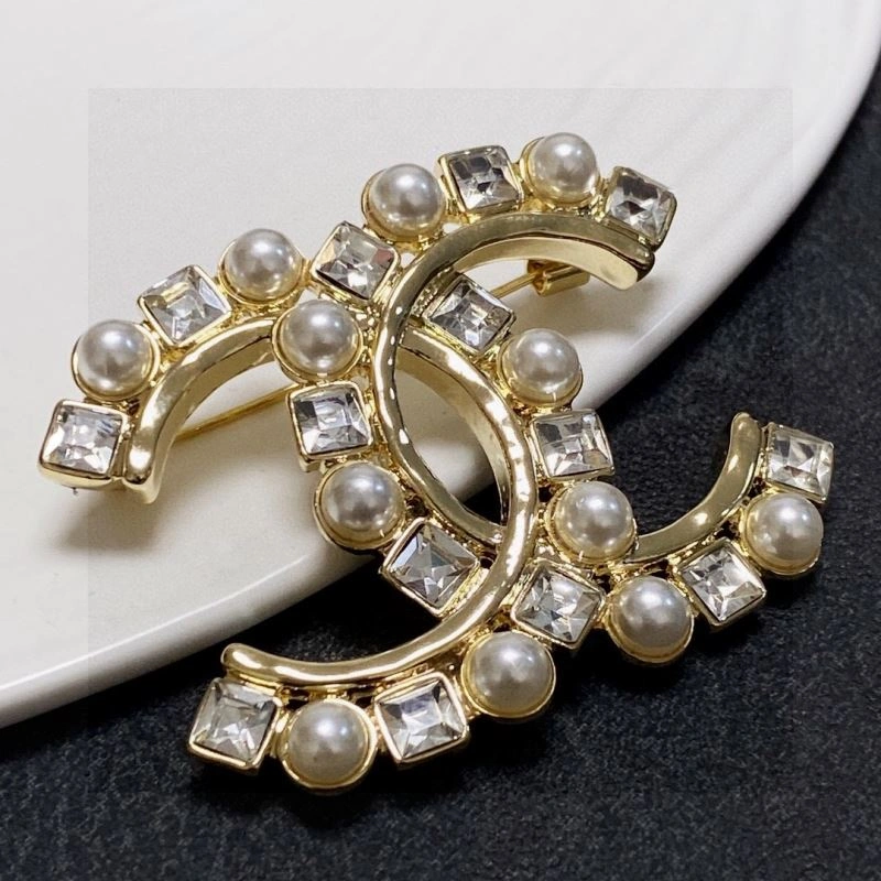 Contemporary Chanel Brooches 228163