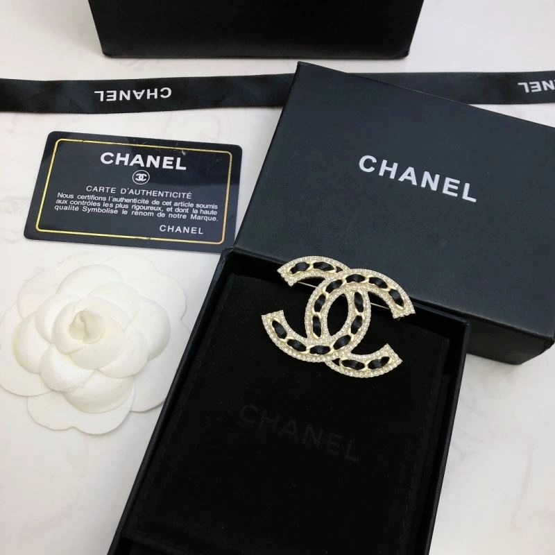 GoAnywhere Chanel Brooches 228117