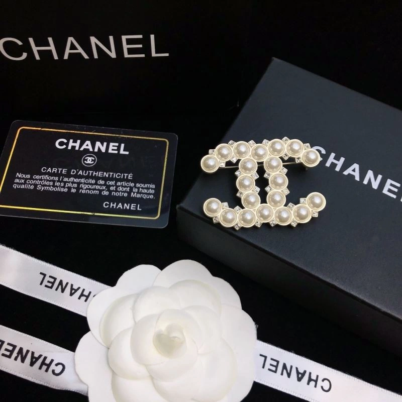 Fashionable Chanel Brooches 228142