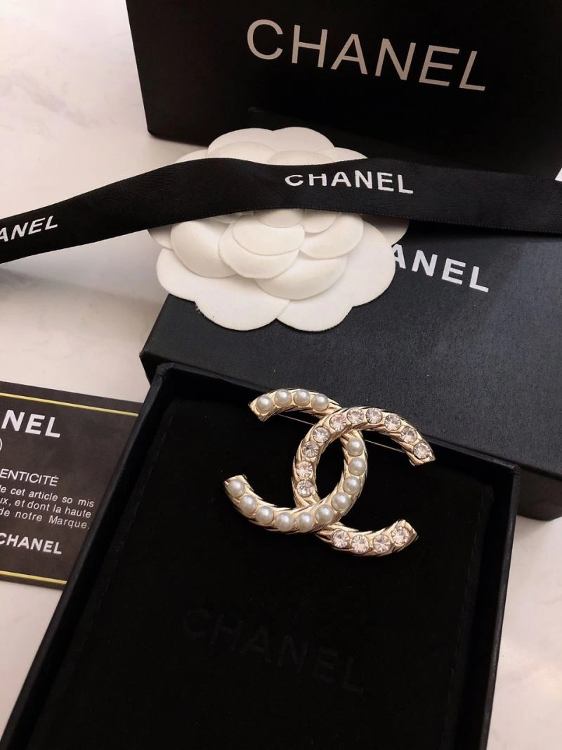 Chic Chanel Brooches 228114