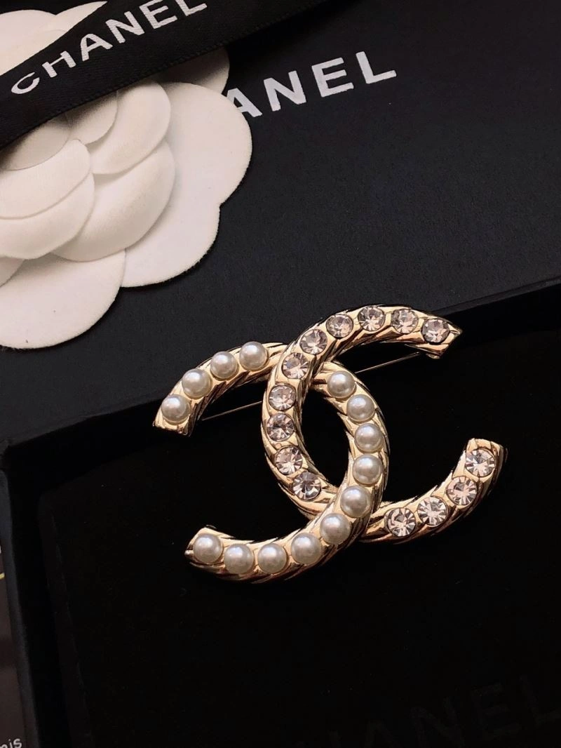 Chic Chanel Brooches 228114