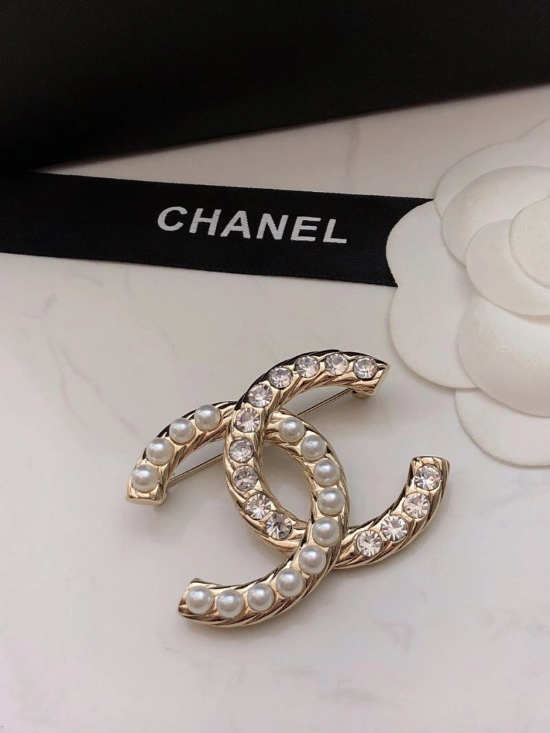 Chic Chanel Brooches 228114