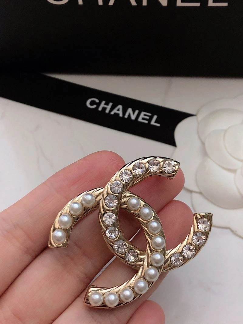 Chic Chanel Brooches 228114